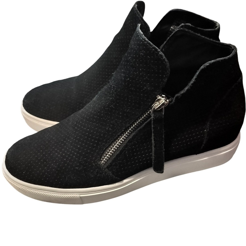 Steve Madden Caliber‎ Black Perforated Suede Wedge Sneakers Booties Womens 8M
